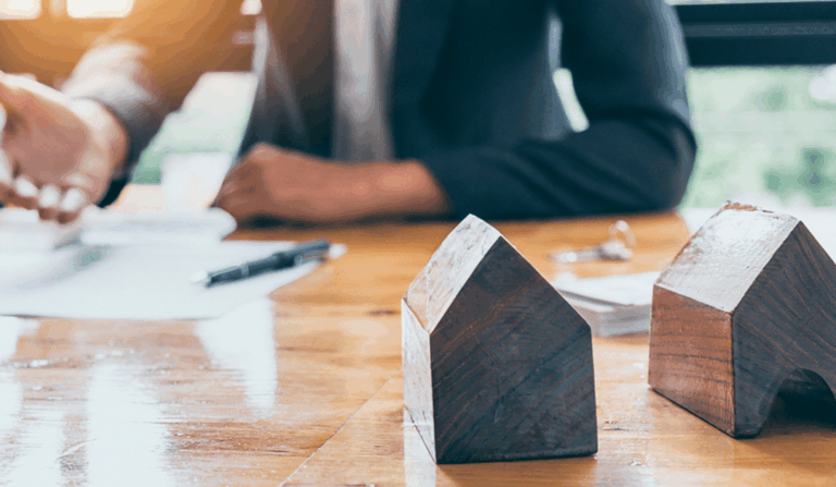 motivos-para-contratar-uma-administradora-de-condominio-1080x628