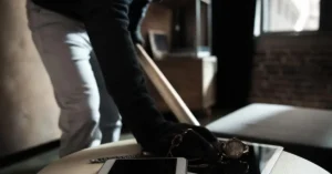 segurança em condomínios contra invasores disfarçados